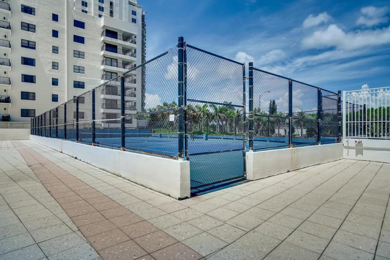Castle Beach Suites By Vacation Media Miami Beach Exterior photo